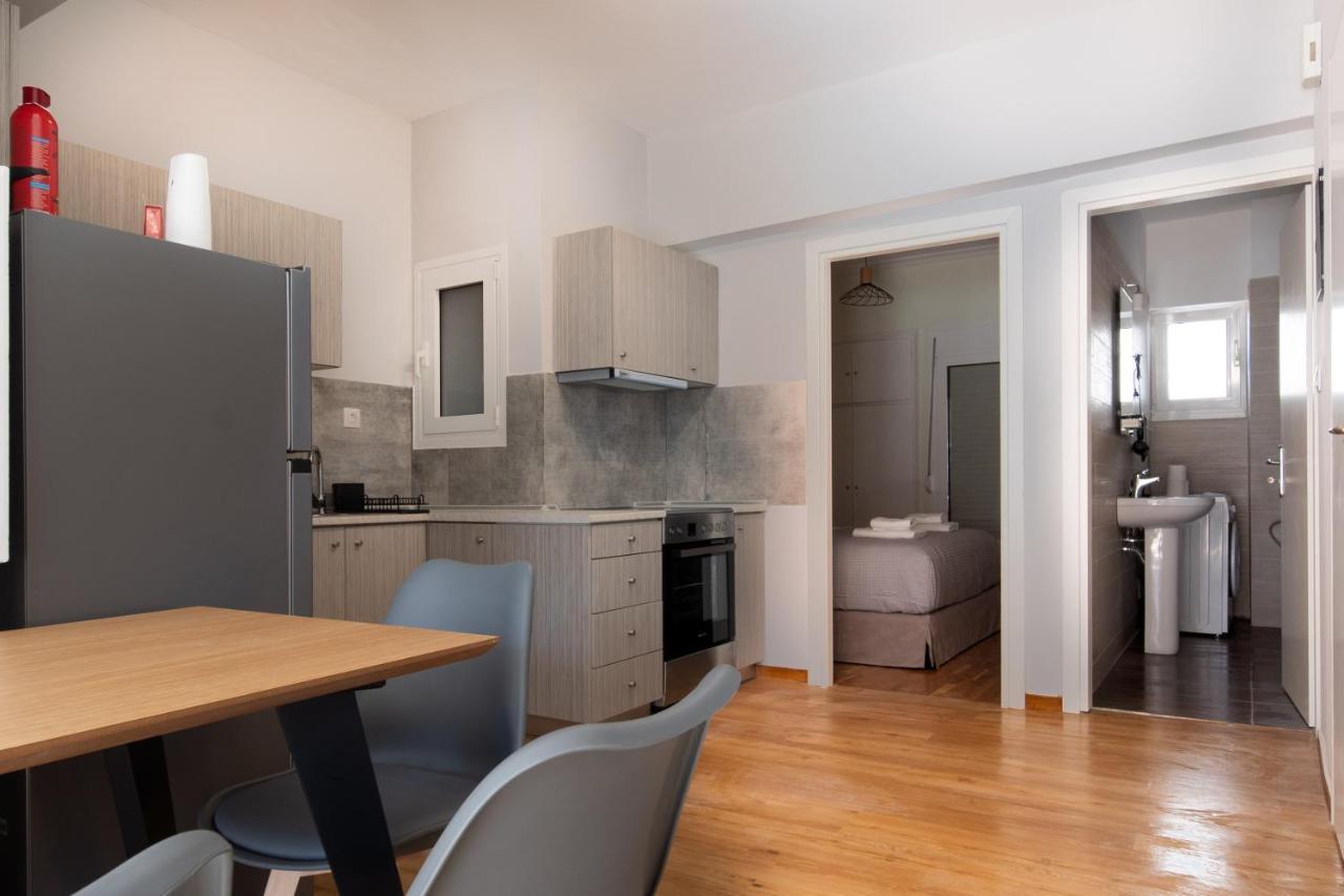 Aris123 By Smart Cozy Suites - Apartments In The Heart Of Athens - 5 Minutes From Metro - Available 24Hr ภายนอก รูปภาพ
