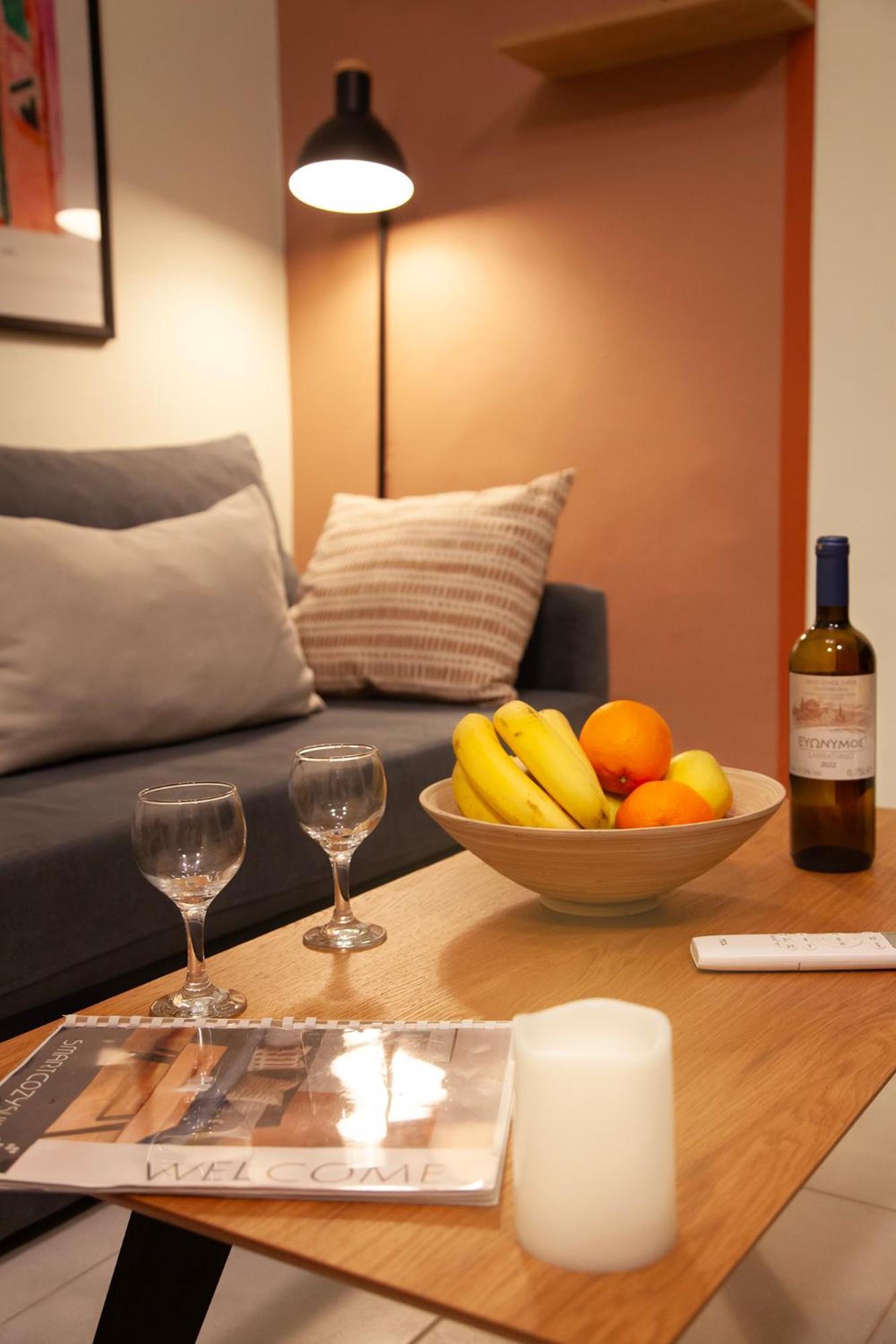 Aris123 By Smart Cozy Suites - Apartments In The Heart Of Athens - 5 Minutes From Metro - Available 24Hr ภายนอก รูปภาพ
