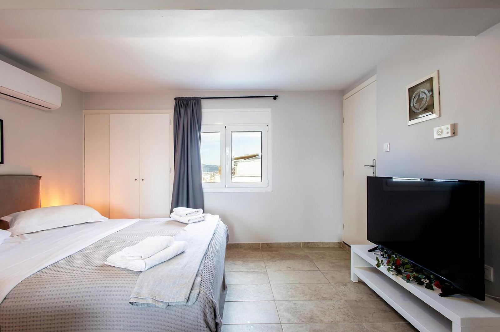 Aris123 By Smart Cozy Suites - Apartments In The Heart Of Athens - 5 Minutes From Metro - Available 24Hr ภายนอก รูปภาพ
