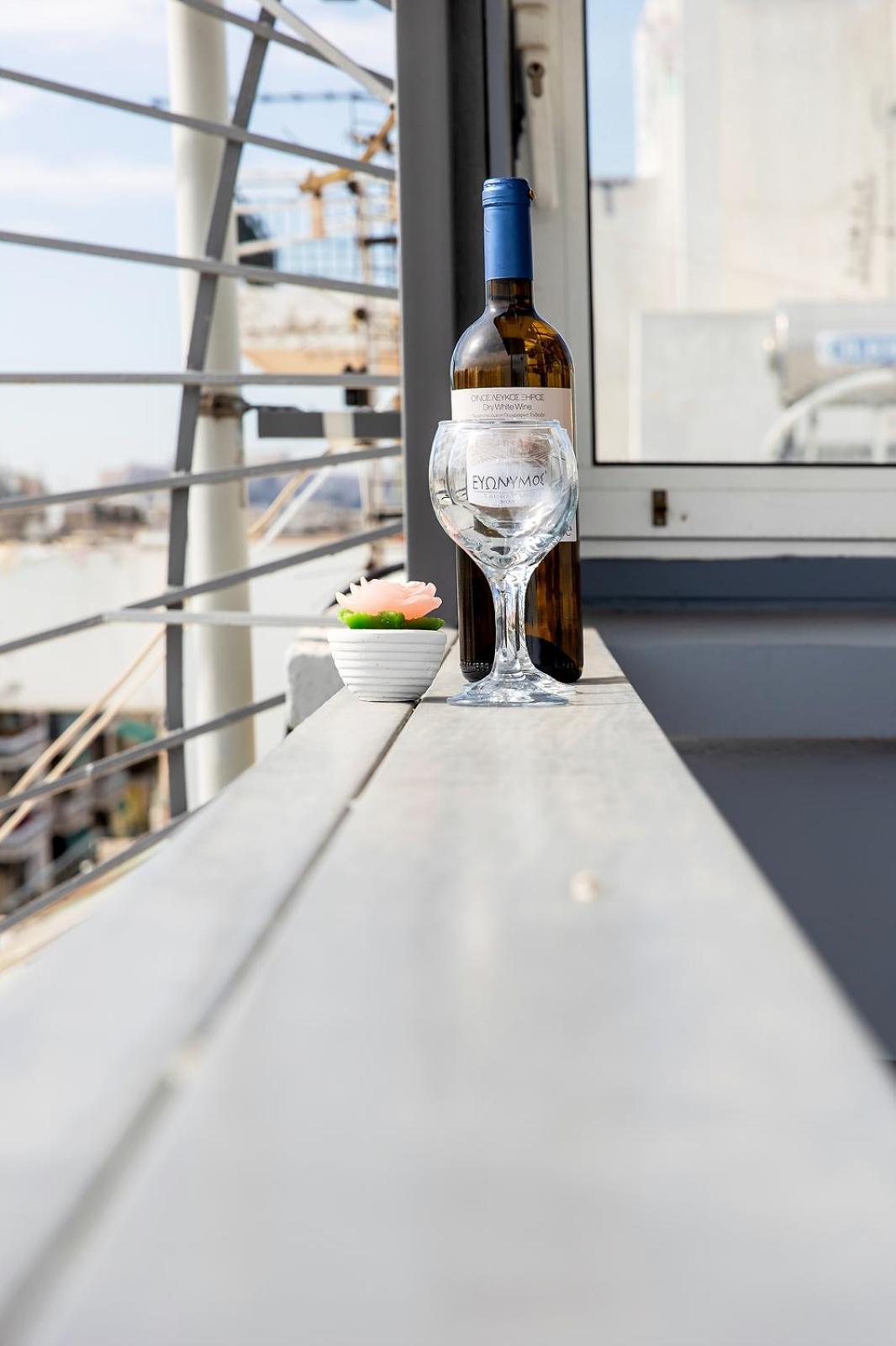 Aris123 By Smart Cozy Suites - Apartments In The Heart Of Athens - 5 Minutes From Metro - Available 24Hr ภายนอก รูปภาพ