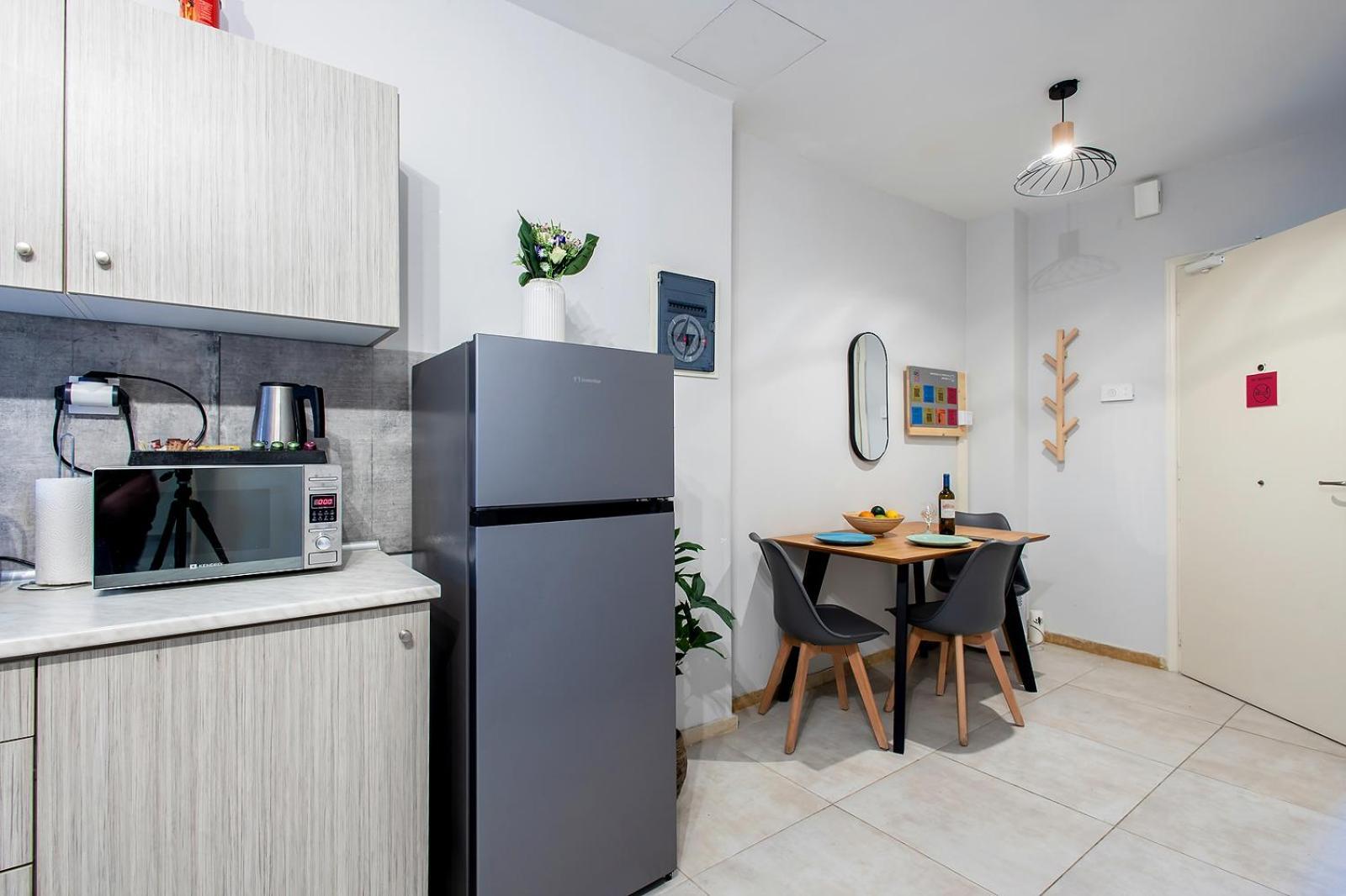Aris123 By Smart Cozy Suites - Apartments In The Heart Of Athens - 5 Minutes From Metro - Available 24Hr ภายนอก รูปภาพ