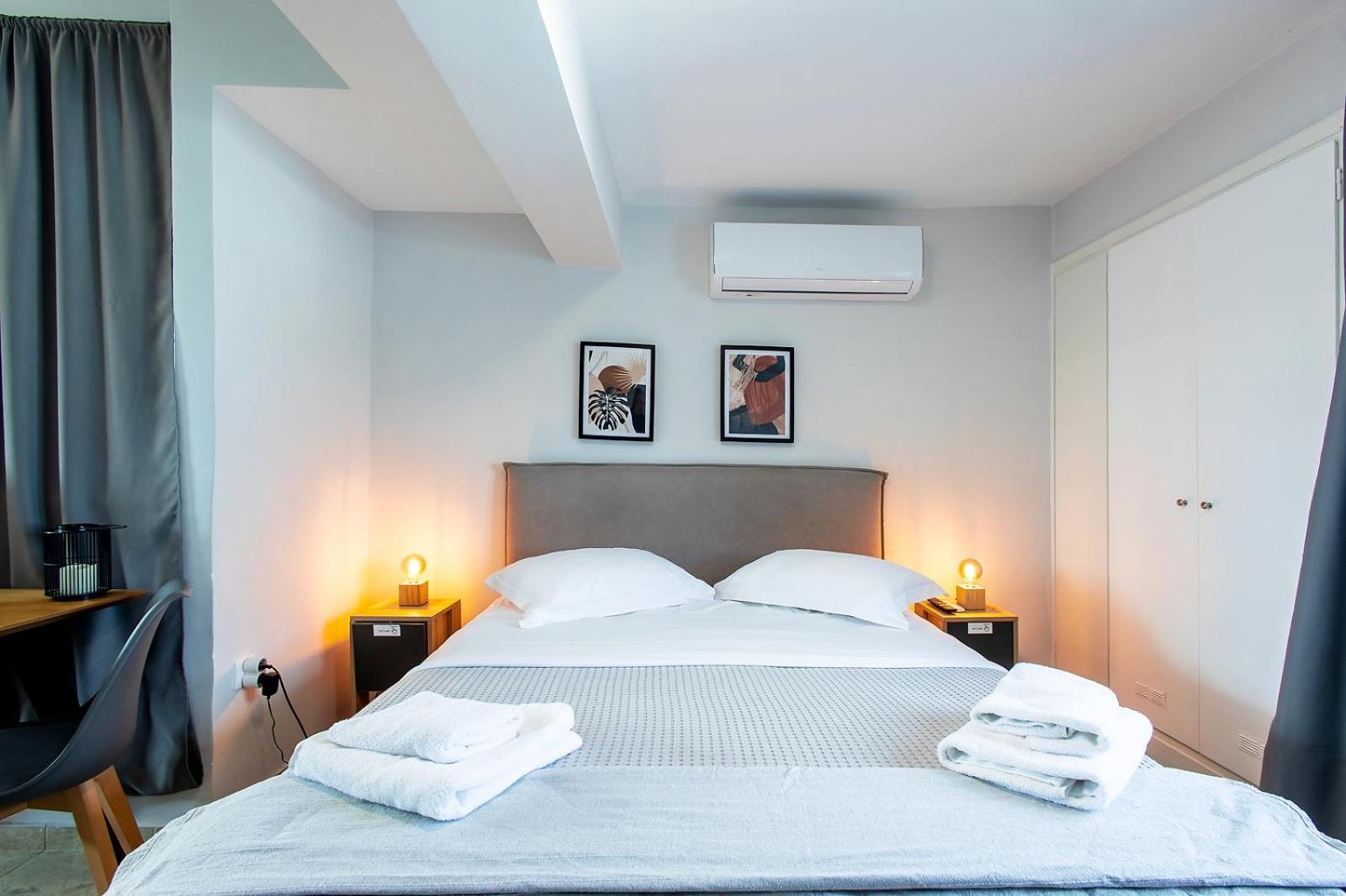 Aris123 By Smart Cozy Suites - Apartments In The Heart Of Athens - 5 Minutes From Metro - Available 24Hr ภายนอก รูปภาพ