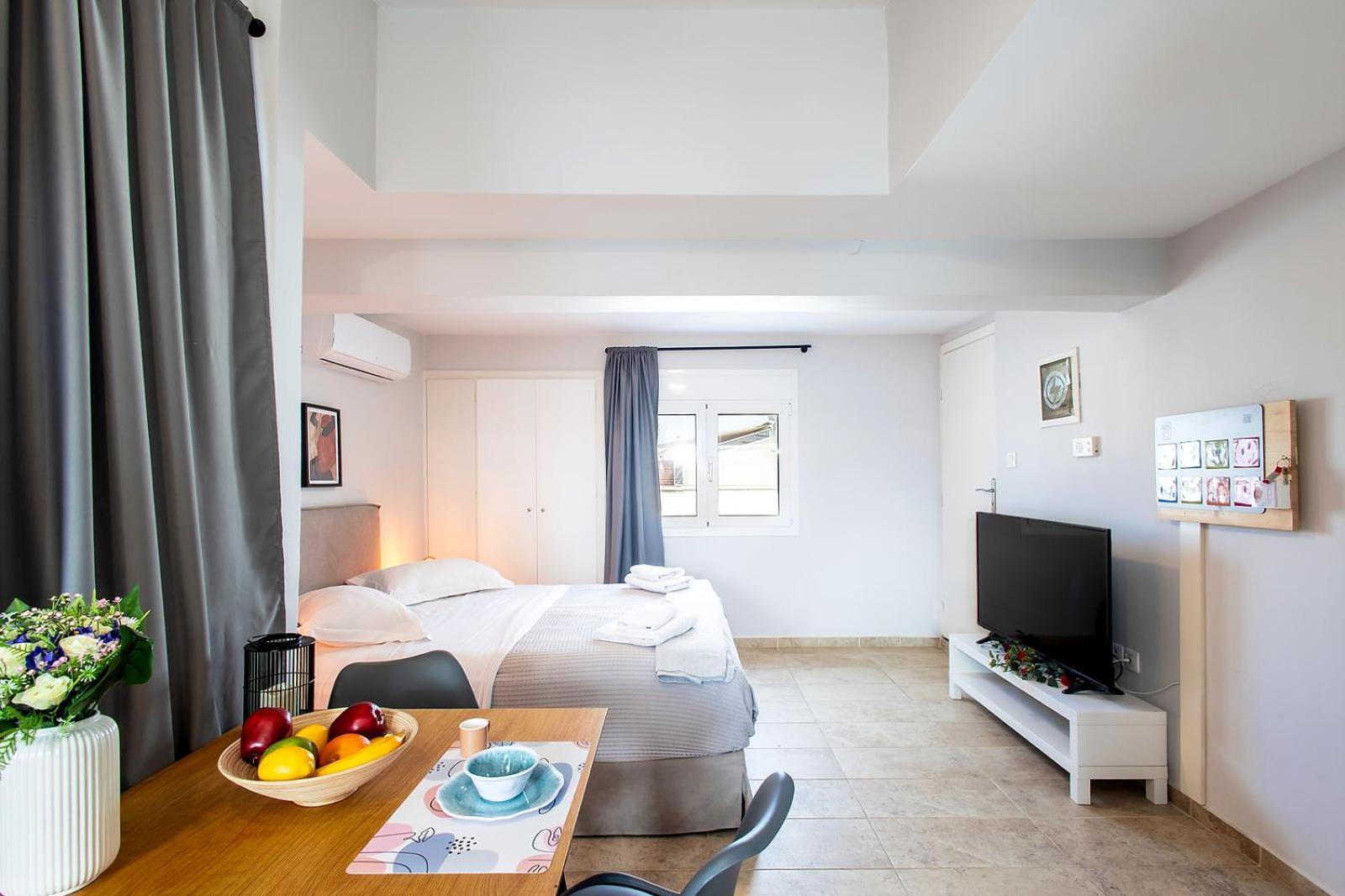 Aris123 By Smart Cozy Suites - Apartments In The Heart Of Athens - 5 Minutes From Metro - Available 24Hr ภายนอก รูปภาพ