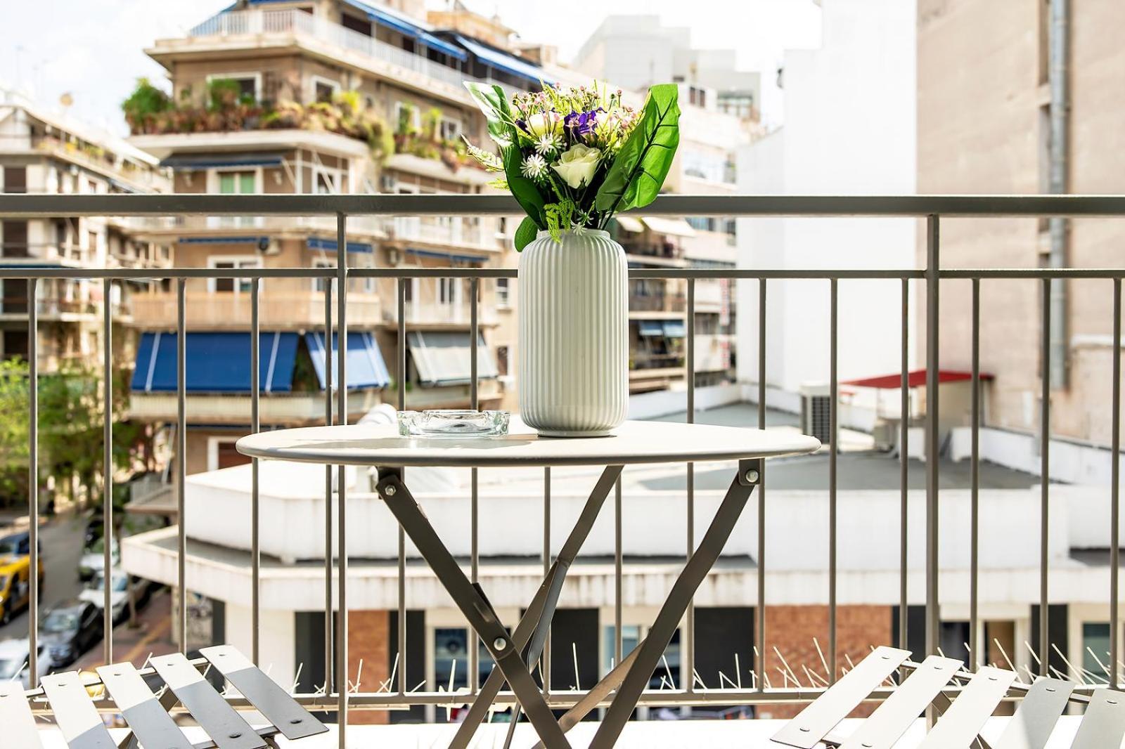 Aris123 By Smart Cozy Suites - Apartments In The Heart Of Athens - 5 Minutes From Metro - Available 24Hr ภายนอก รูปภาพ